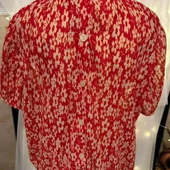 Madewell Crinkle Button Back Tie Tee in Full Bloom. Size Medium. Preowned. - Picture 4 of 8